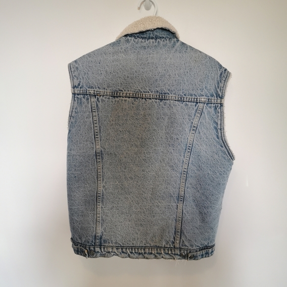 VINTAGE | Sherpa lined denim vest - Picture 2 of 7